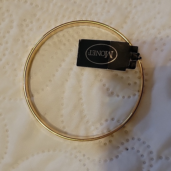 Monet Ridged Gold Bangle Classic Minimilist Accessory NWT - Picture 3 of 5